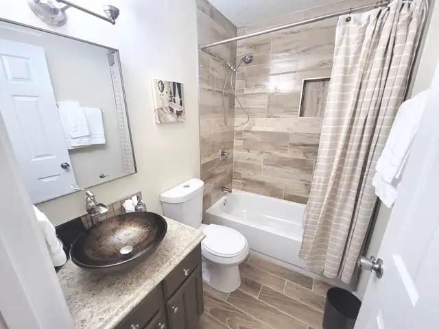 2nd Bathroom